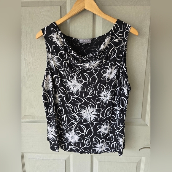 Kate Hill Floral Blouse 1X Women Sleeveless Waterfall Black White Coastal Strect - Picture 3 of 10